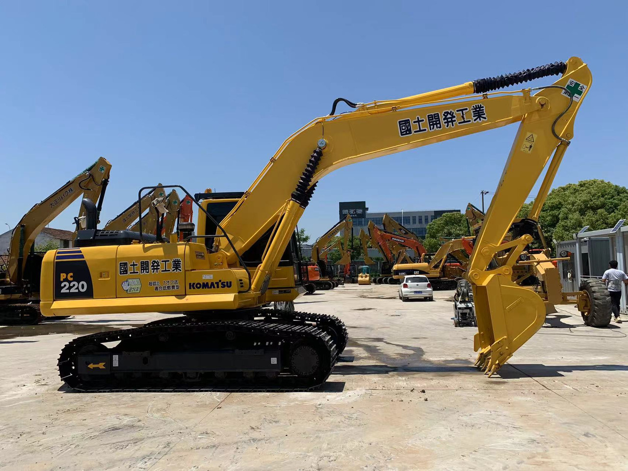 Komatsu Excavator PC220 Good Condition 22 ton Digger - Pelle sur chenille: photos 2 Komatsu Excavator PC220 Good Condition 22 ton Digger - Pelle sur chenille: photos 2