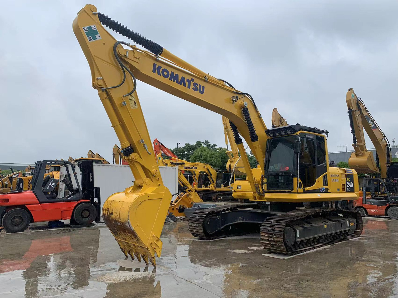 Komatsu Excavator PC240 Secondhand Japanse Construction Machinery - Pelle sur chenille: photos 4 Komatsu Excavator PC240 Secondhand Japanse Construction Machinery - Pelle sur chenille: photos 4