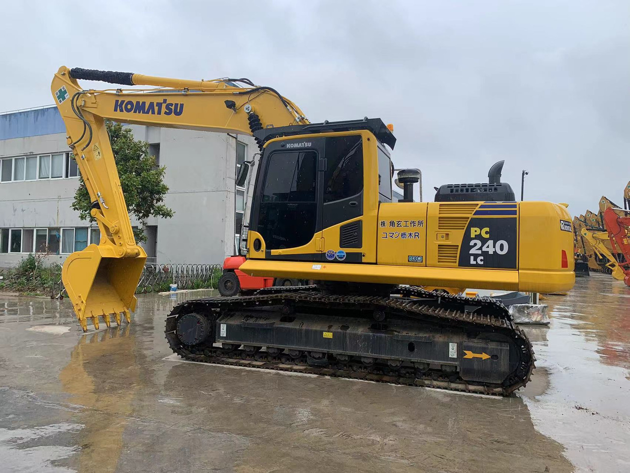 Komatsu Excavator PC240 Secondhand Japanse Construction Machinery - Pelle sur chenille: photos 1 Komatsu Excavator PC240 Secondhand Japanse Construction Machinery - Pelle sur chenille: photos 1