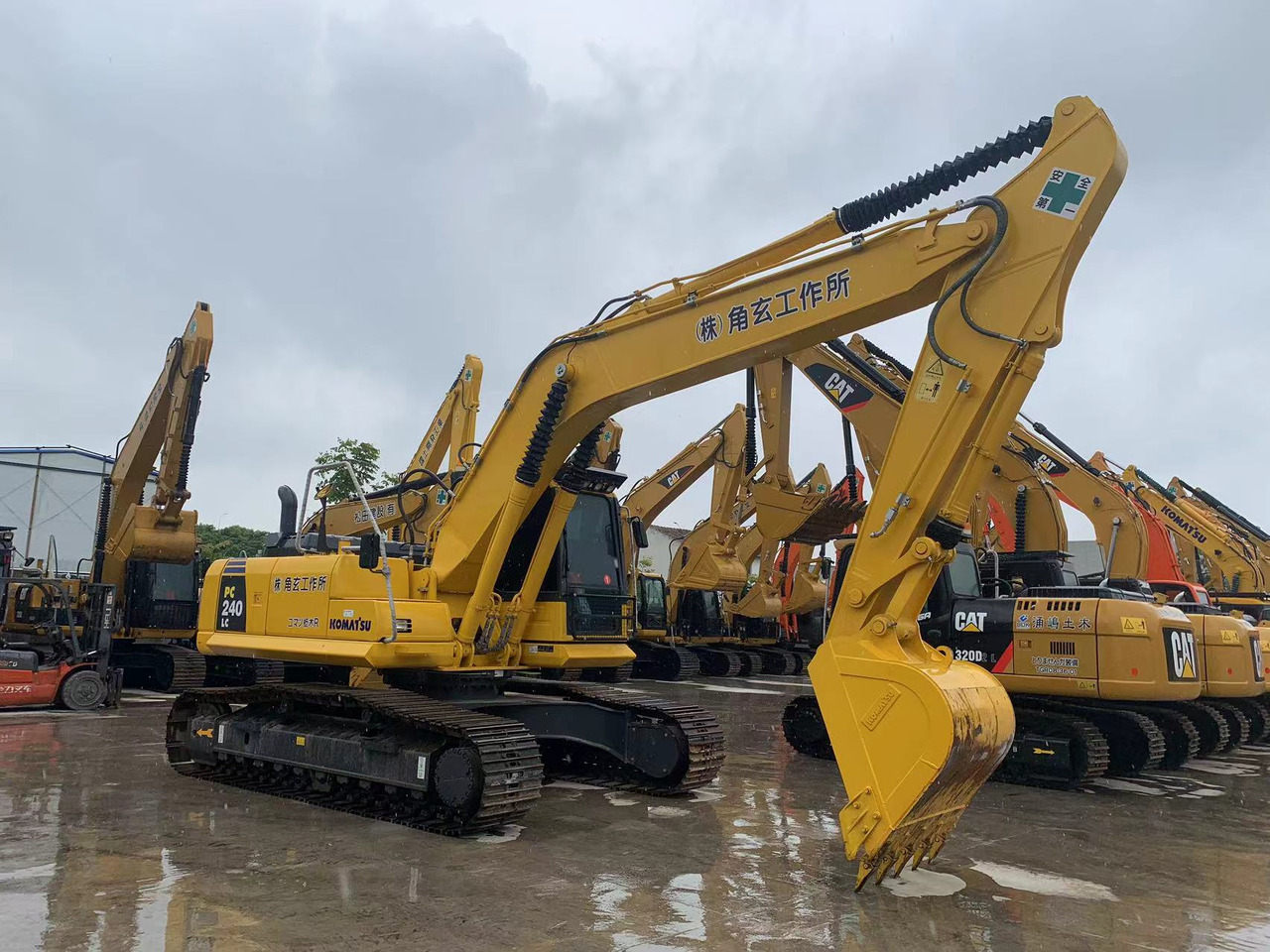 Komatsu Excavator PC240 Secondhand Japanse Construction Machinery - Pelle sur chenille: photos 3 Komatsu Excavator PC240 Secondhand Japanse Construction Machinery - Pelle sur chenille: photos 3