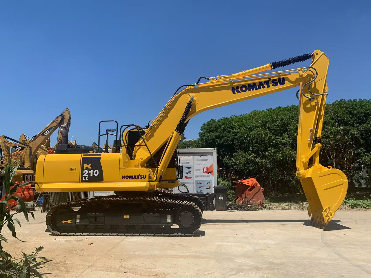 Komatsu PC210 Tracked Excavator 21 ton Construction Excavator - Pelle sur chenille: photos 1 Komatsu PC210 Tracked Excavator 21 ton Construction Excavator - Pelle sur chenille: photos 1