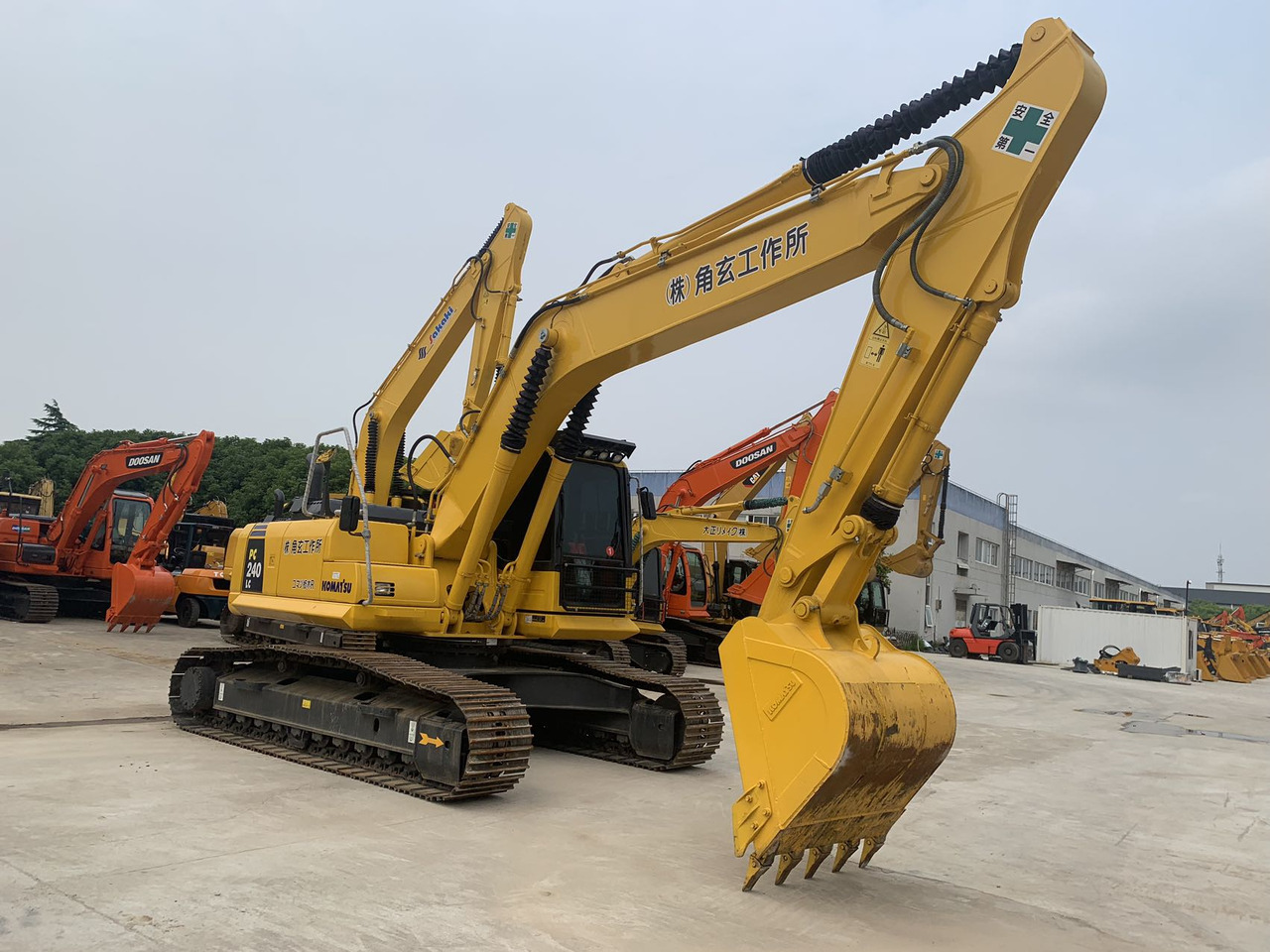 Komatsu PC240, PC220 Secondhand Excavator Good Price - Pelle sur chenille: photos 2 Komatsu PC240, PC220 Secondhand Excavator Good Price - Pelle sur chenille: photos 2
