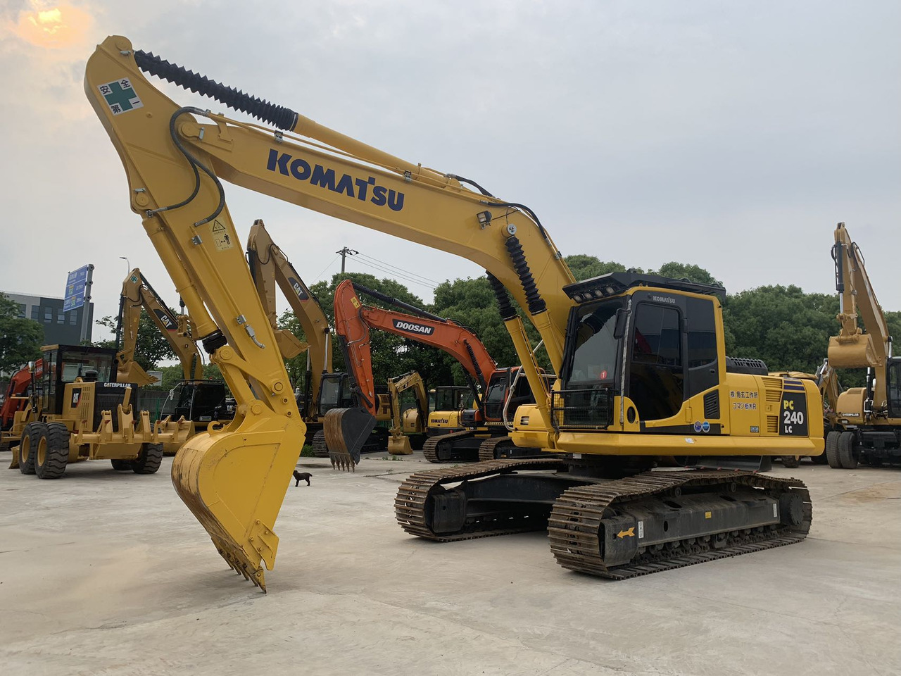 Komatsu PC240, PC220 Secondhand Excavator Good Price - Pelle sur chenille: photos 3 Komatsu PC240, PC220 Secondhand Excavator Good Price - Pelle sur chenille: photos 3