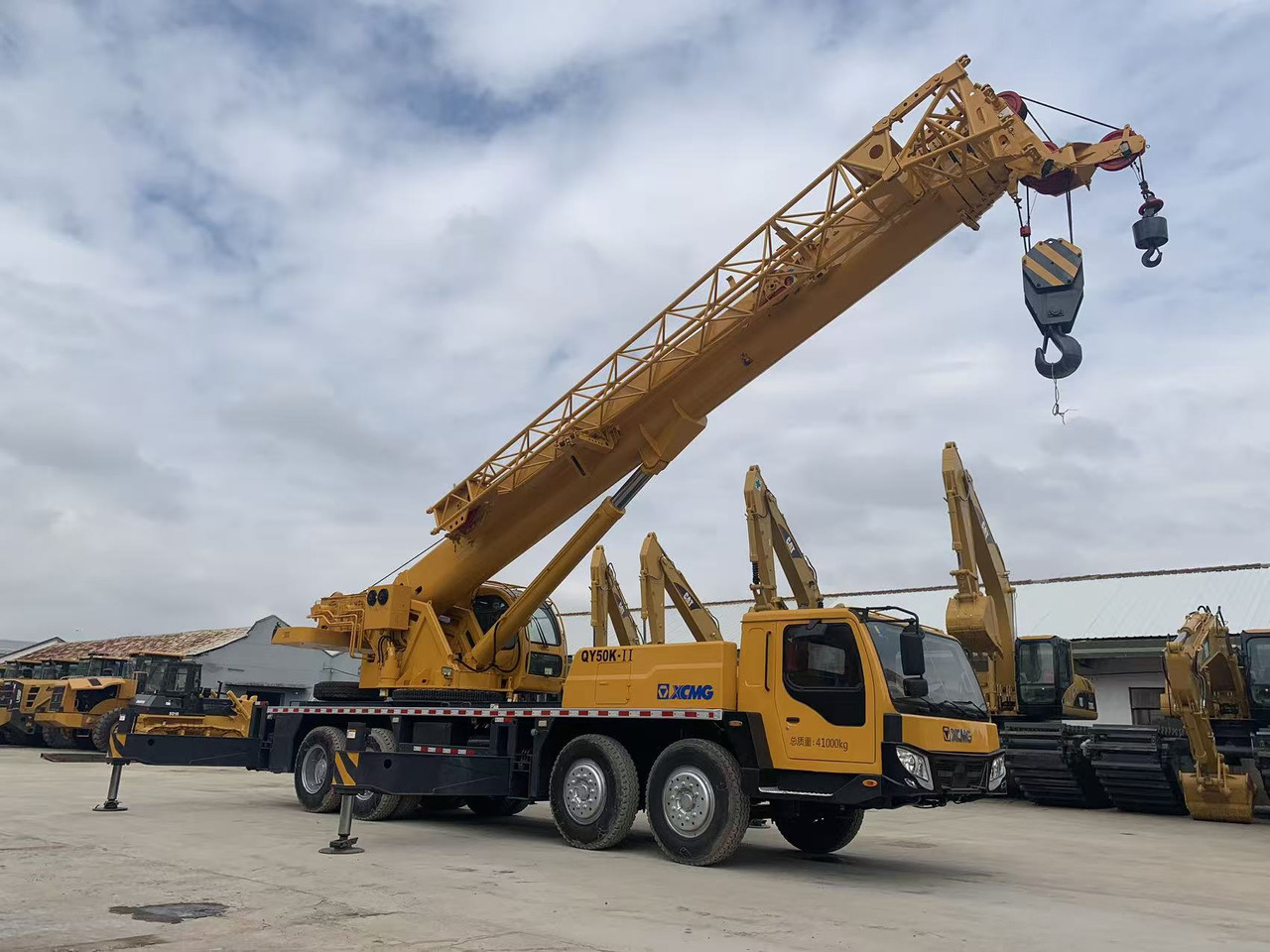 XCMG Truck Crane QY50K, QY65K, QY70K Good Price on Sale - Grue mobile: photos 5 XCMG Truck Crane QY50K, QY65K, QY70K Good Price on Sale - Grue mobile: photos 5