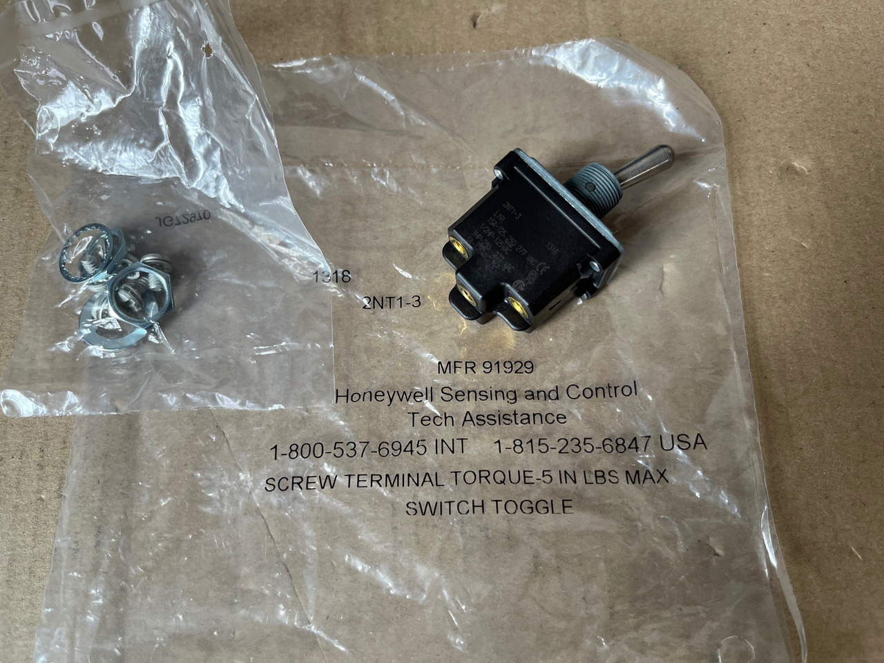 Honeywell switches 1NT1-3 1NT1-4 1NT1-6 1NT1-7 2NT1-3 2NT1-10 2TL1-6 - Pièces de rechange pour Engins de chantier: photos 1 Honeywell switches 1NT1-3 1NT1-4 1NT1-6 1NT1-7 2NT1-3 2NT1-10 2TL1-6 - Pièces de rechange pour Engins de chantier: photos 1