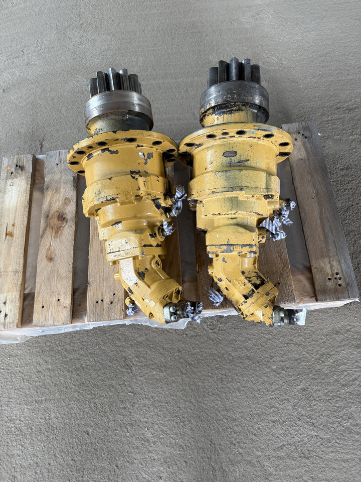 CATERPILLAR DR140 - Moteur de rotation pour Mini pelle: photos 3 CATERPILLAR DR140 - Moteur de rotation pour Mini pelle: photos 3