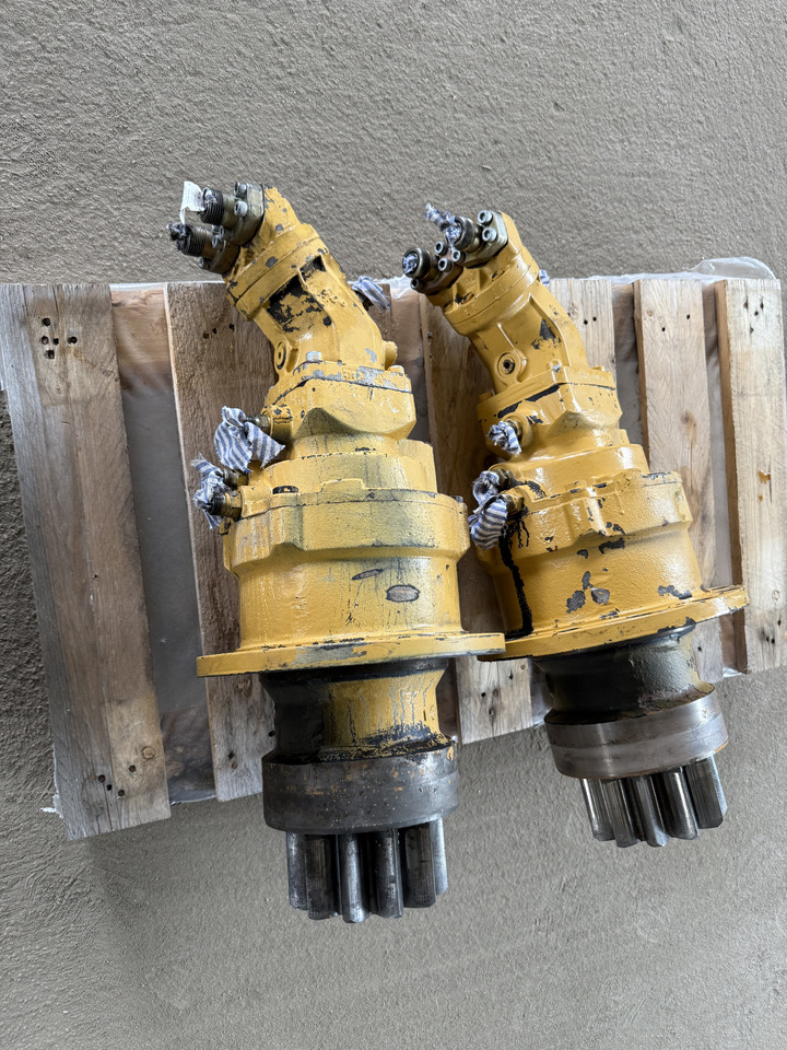 CATERPILLAR DR140 - Moteur de rotation pour Mini pelle: photos 2 CATERPILLAR DR140 - Moteur de rotation pour Mini pelle: photos 2