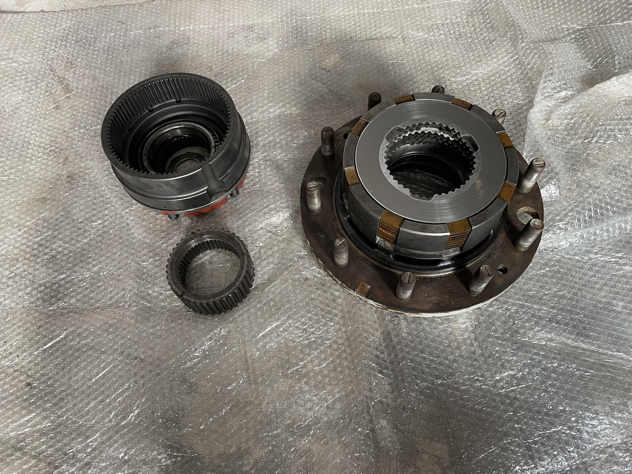 ZF MSE 3050 - Essieu et pièces pour Pelle sur pneus: photos 2 ZF MSE 3050 - Essieu et pièces pour Pelle sur pneus: photos 2