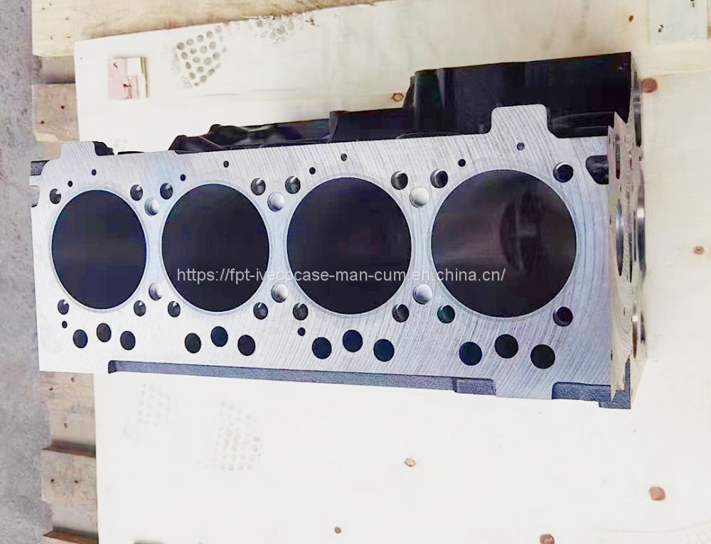 MAN D0834 51011006119 Engine block - Bloc-cylindres: photos 2 MAN D0834 51011006119 Engine block - Bloc-cylindres: photos 2