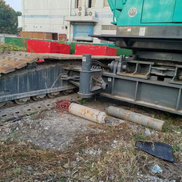 2005 KOBELCO 7150 - Grue sur chenilles: photos 2 2005 KOBELCO 7150 - Grue sur chenilles: photos 2