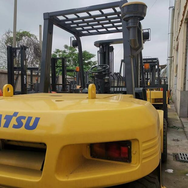 2020 Komatsu FD80 - Chariot élévateur: photos 2 2020 Komatsu FD80 - Chariot élévateur: photos 2