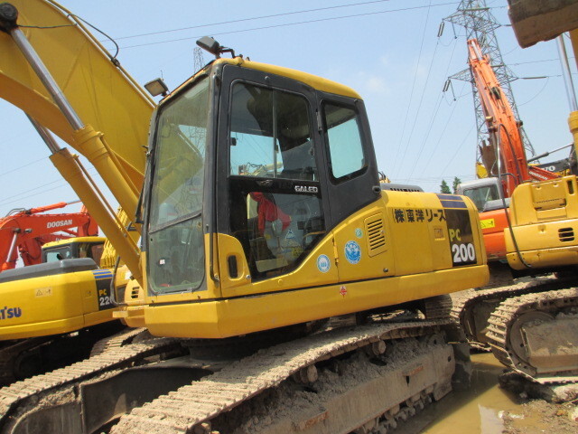 Komatsu PC200-7 - Pelle sur chenille: photos 3 Komatsu PC200-7 - Pelle sur chenille: photos 3