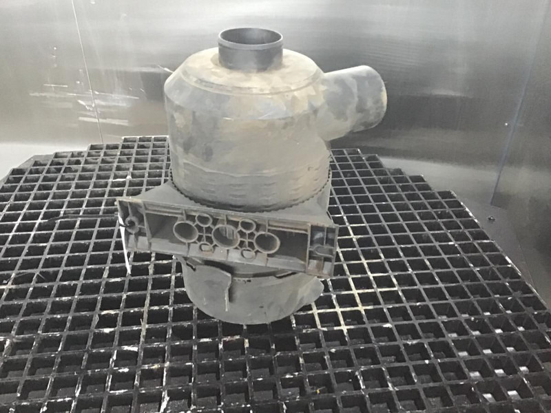 Liebherr Air Filter - Système d'admission d'air: photos 2 Liebherr Air Filter - Système d'admission d'air: photos 2