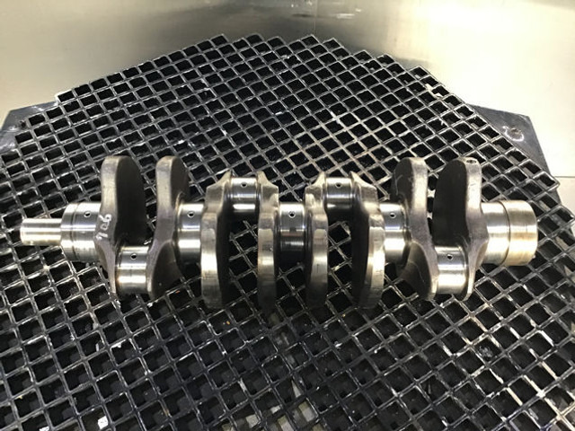 Liebherr Crankshaft D904/D914 - Vilebrequin: photos 2 Liebherr Crankshaft D904/D914 - Vilebrequin: photos 2