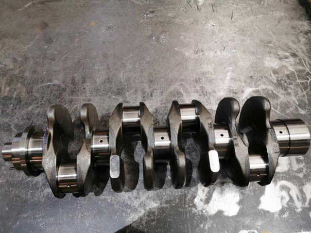 Liebherr Crankshaft D934L - Vilebrequin: photos 2 Liebherr Crankshaft D934L - Vilebrequin: photos 2