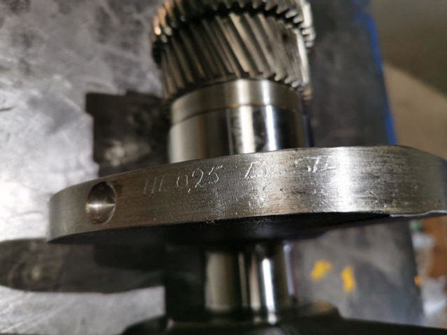 Liebherr Crankshaft Rebuild D926 - Vilebrequin: photos 1 Liebherr Crankshaft Rebuild D926 - Vilebrequin: photos 1