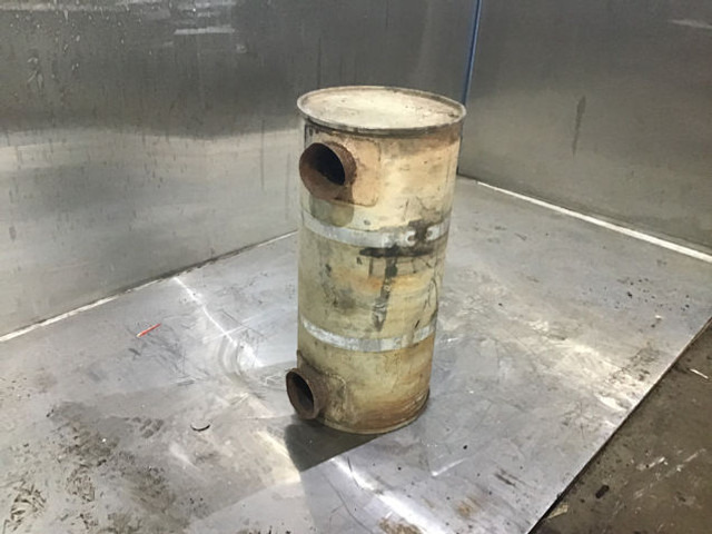 Liebherr Exhaust Silencer - Silencieux: photos 3 Liebherr Exhaust Silencer - Silencieux: photos 3