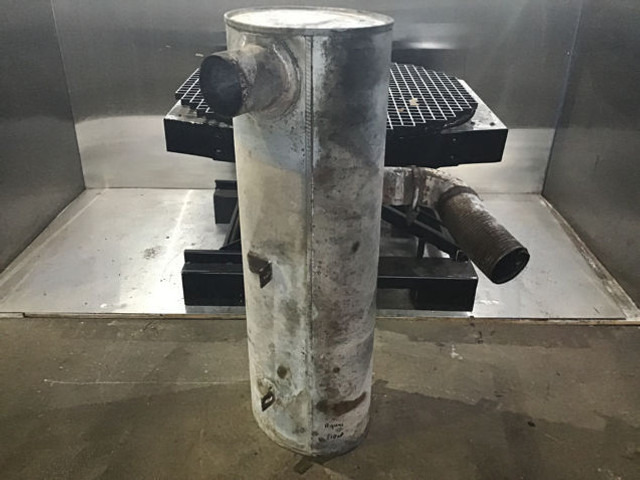 Liebherr Exhaust Silencer - Silencieux: photos 1 Liebherr Exhaust Silencer - Silencieux: photos 1