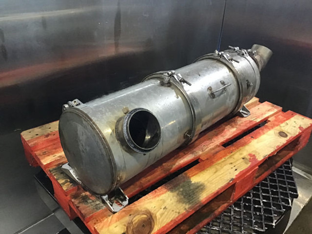 Liebherr Exhaust System - Silencieux: photos 1 Liebherr Exhaust System - Silencieux: photos 1