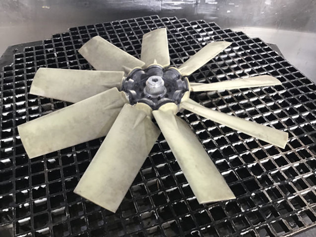 Liebherr Fan Blade - Ventilateur: photos 1 Liebherr Fan Blade - Ventilateur: photos 1