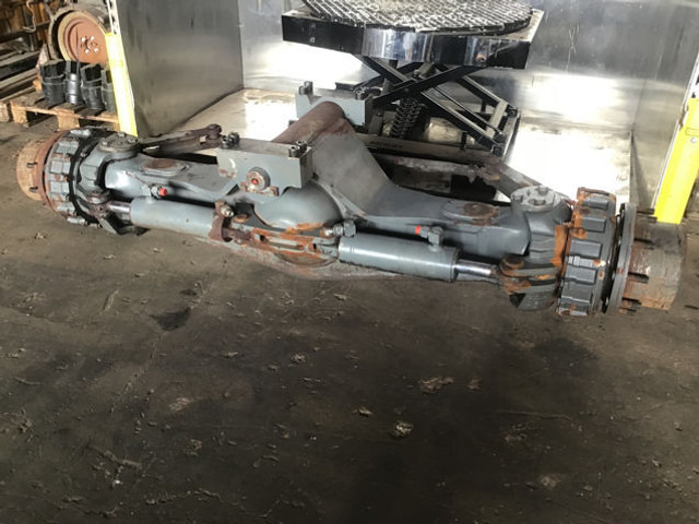 Liebherr Front Axle - Essieu avant: photos 2 Liebherr Front Axle - Essieu avant: photos 2