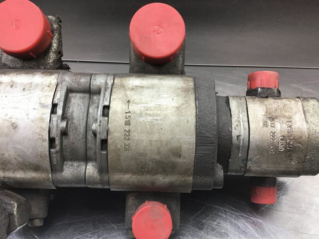 Liebherr Gear Pump - Pompe hydraulique: photos 3 Liebherr Gear Pump - Pompe hydraulique: photos 3