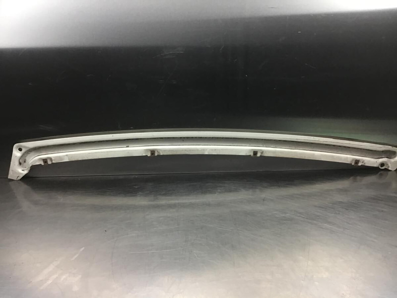 Liebherr Guide Left - Pare-chocs: photos 1 Liebherr Guide Left - Pare-chocs: photos 1