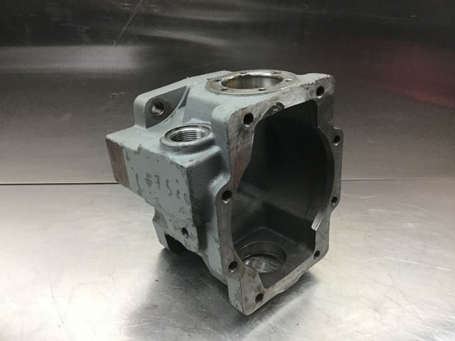 Liebherr Housing LPVD107 - Support de moteur: photos 5 Liebherr Housing LPVD107 - Support de moteur: photos 5