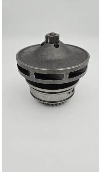 Liebherr New, aftermarket water pump 9077687 - Pompe à liquide de refroidissement: photos 1 Liebherr New, aftermarket water pump 9077687 - Pompe à liquide de refroidissement: photos 1