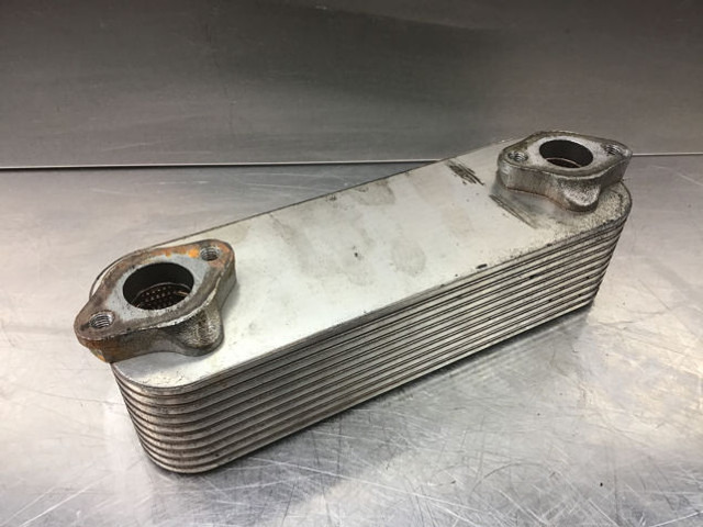 Liebherr Oil Cooler - Radiateur d'huile: photos 2 Liebherr Oil Cooler - Radiateur d'huile: photos 2