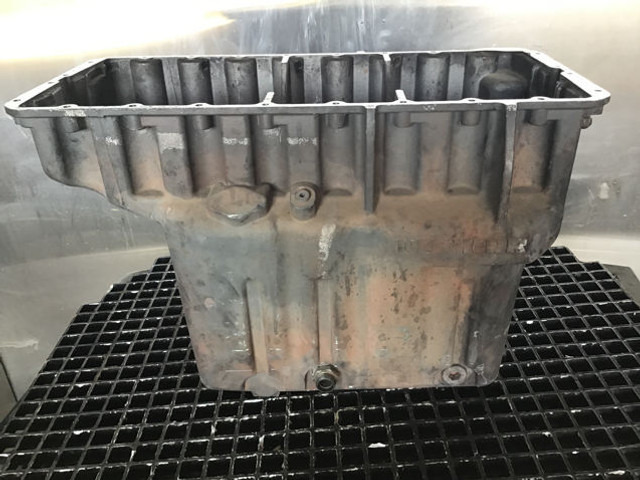 Liebherr Oil Sump - Carter: photos 2 Liebherr Oil Sump - Carter: photos 2