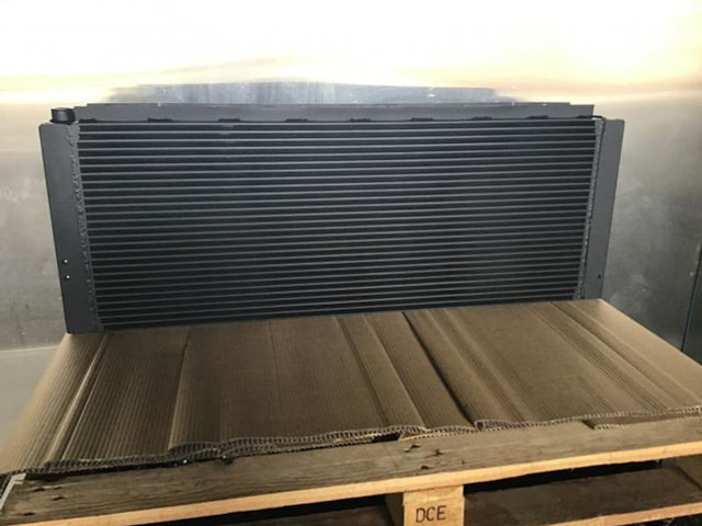 Liebherr Oilcooler - Radiateur d'huile: photos 3 Liebherr Oilcooler - Radiateur d'huile: photos 3