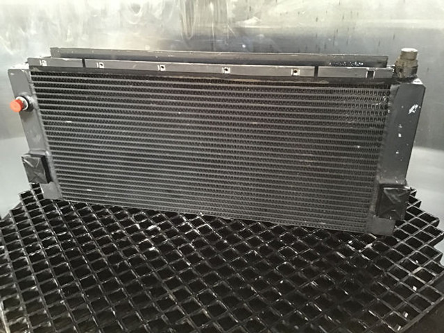 Liebherr Oilcooler - Radiateur d'huile: photos 3 Liebherr Oilcooler - Radiateur d'huile: photos 3