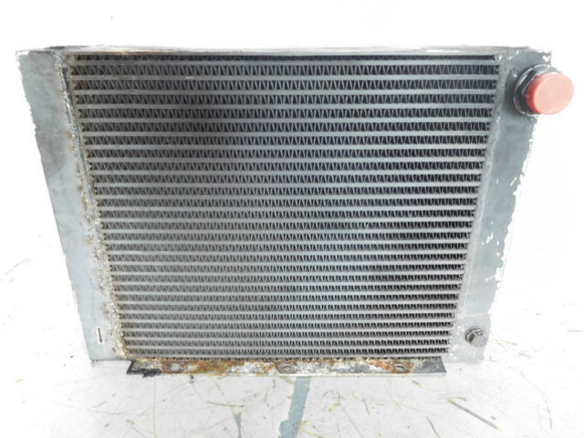 Liebherr Oilcooler - Radiateur d'huile: photos 1 Liebherr Oilcooler - Radiateur d'huile: photos 1