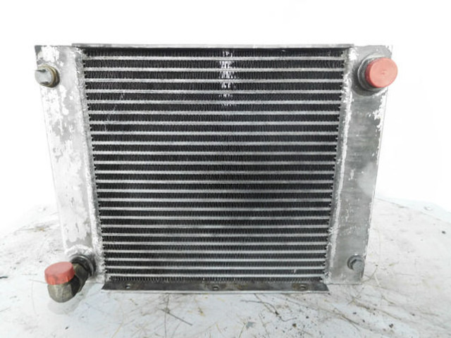 Liebherr Oilcooler - Radiateur d'huile: photos 2 Liebherr Oilcooler - Radiateur d'huile: photos 2