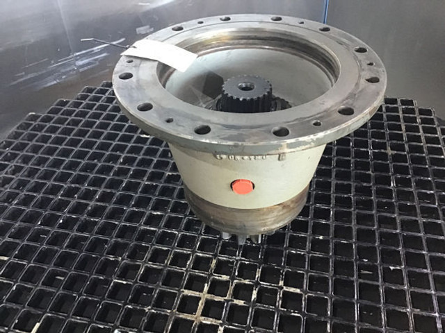 Liebherr Output Shaft Housing - Moyeu: photos 2 Liebherr Output Shaft Housing - Moyeu: photos 2