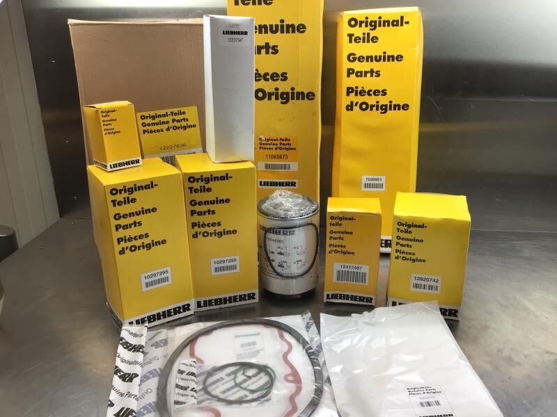 Liebherr Service Kit 1000 hours R906/R916/R926 - Filtre à carburant: photos 1 Liebherr Service Kit 1000 hours R906/R916/R926 - Filtre à carburant: photos 1