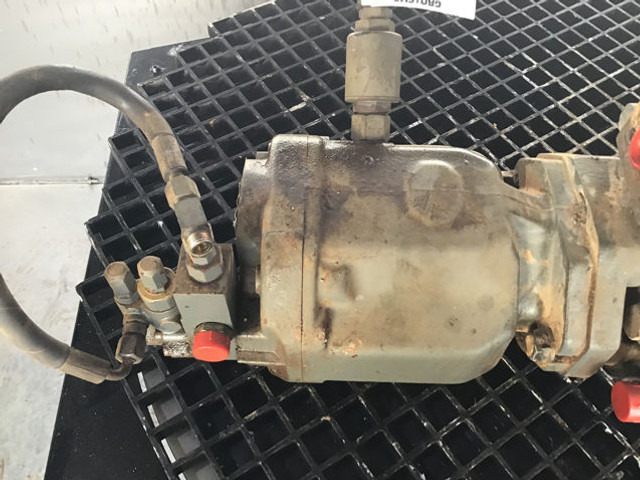 Rexroth A10V0100 - Pompe hydraulique: photos 1 Rexroth A10V0100 - Pompe hydraulique: photos 1