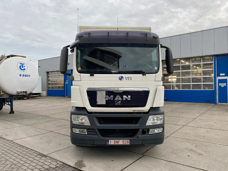 MAN TGS 26.320 / 6x2/4 / ADR / Closed box / Dhollandia - Camion fourgon: photos 2 MAN TGS 26.320 / 6x2/4 / ADR / Closed box / Dhollandia - Camion fourgon: photos 2