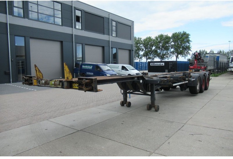 Renders Container Chassis / Extendable on rear / BPW + drum - Semi-remorque porte-conteneur/ Caisse mobile: photos 4 Renders Container Chassis / Extendable on rear / BPW + drum - Semi-remorque porte-conteneur/ Caisse mobile: photos 4