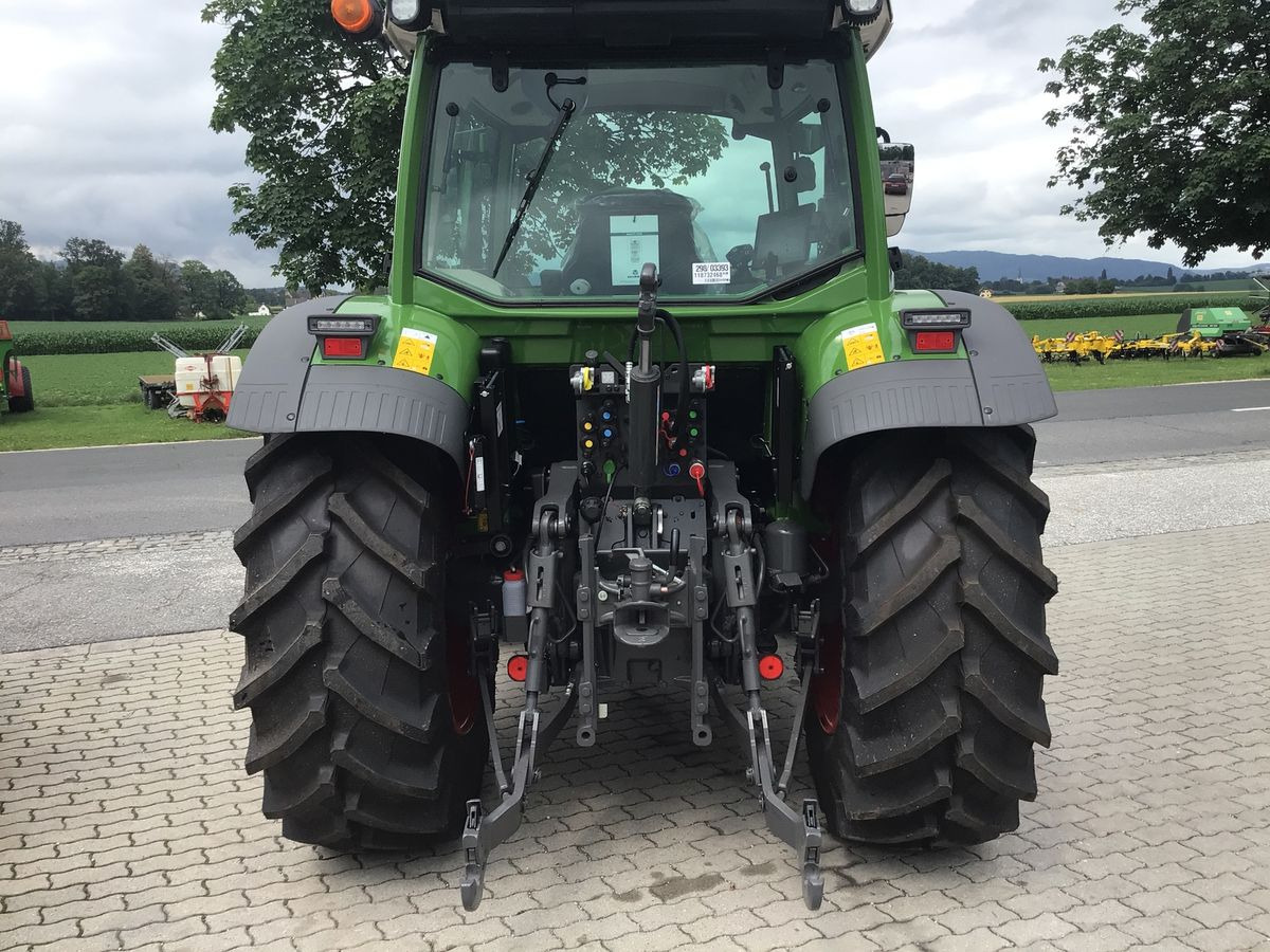 Fendt 211 Vario (FendtONE) - Tracteur agricole: photos 4 Fendt 211 Vario (FendtONE) - Tracteur agricole: photos 4