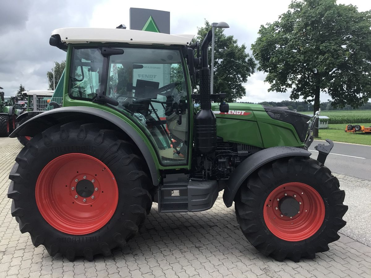 Fendt 211 Vario (FendtONE) - Tracteur agricole: photos 2 Fendt 211 Vario (FendtONE) - Tracteur agricole: photos 2