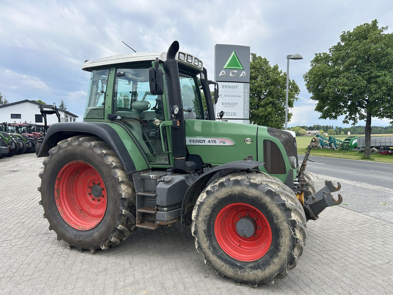 Fendt 411 Vario - Tracteur agricole: photos 1 Fendt 411 Vario - Tracteur agricole: photos 1
