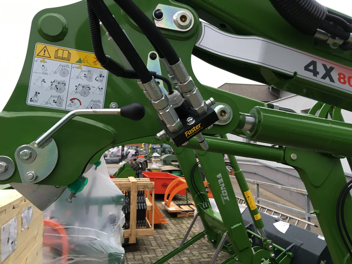 Fendt Cargo 4X75 - Chargeur frontal pour tracteur: photos 2 Fendt Cargo 4X75 - Chargeur frontal pour tracteur: photos 2