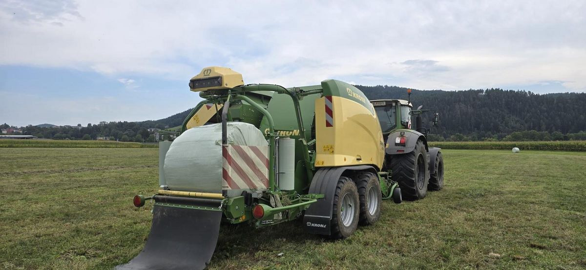Krone Comprima CV150XC PLUS - Presse à balles rondes: photos 5 Krone Comprima CV150XC PLUS - Presse à balles rondes: photos 5