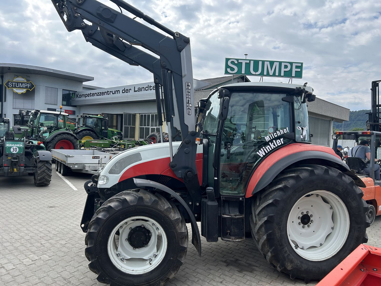 Steyr 4105 Kompakt ET Basis - Tracteur agricole: photos 4 Steyr 4105 Kompakt ET Basis - Tracteur agricole: photos 4