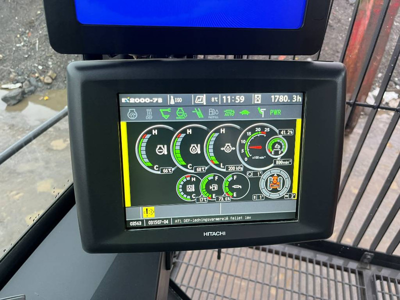 Hitachi EX2000-7BBH - Pelle sur chenille: photos 5 Hitachi EX2000-7BBH - Pelle sur chenille: photos 5