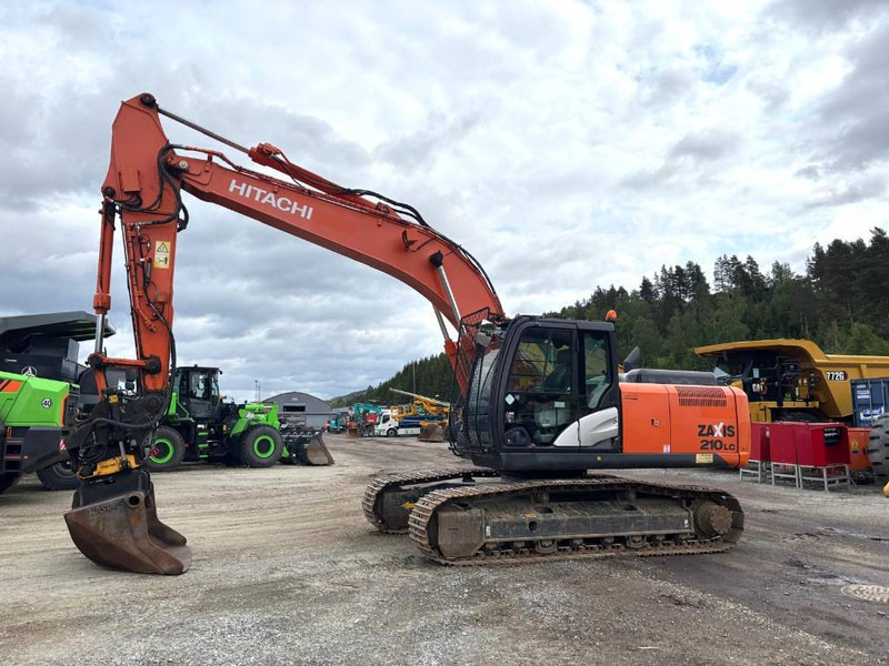 Hitachi ZX 210 LC-5 B - Pelle sur chenille: photos 1 Hitachi ZX 210 LC-5 B - Pelle sur chenille: photos 1