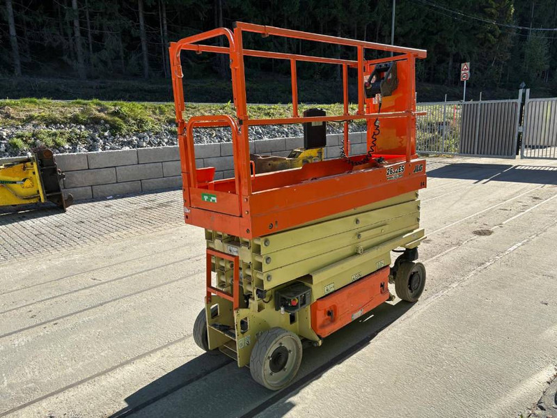 JLG 2632 ES - Nacelle ciseaux: photos 5 JLG 2632 ES - Nacelle ciseaux: photos 5