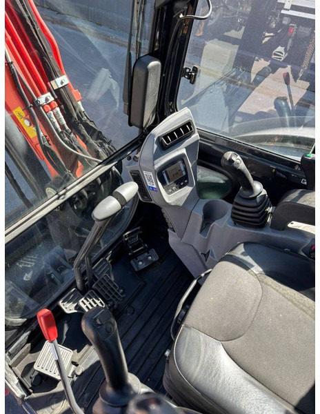 Mini pelle Kubota U 55-4: photos 9